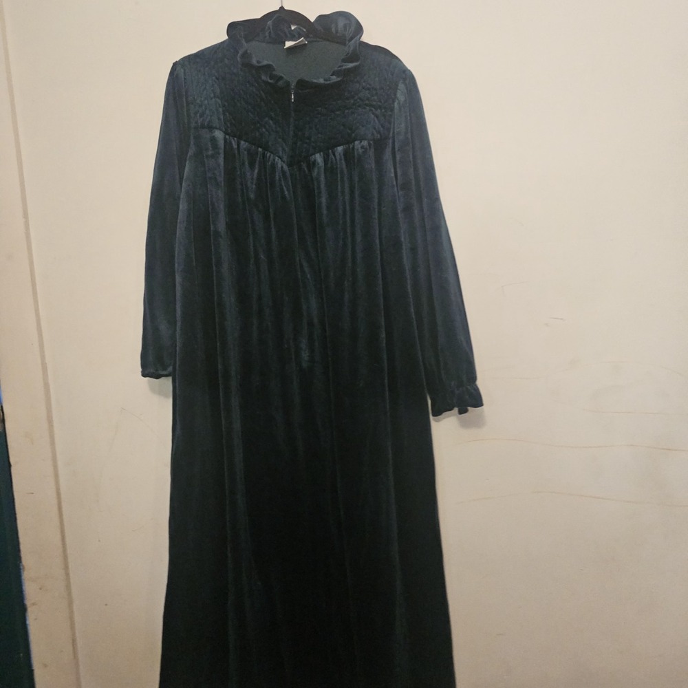 Gilligan O'Malley Green Velvet Velour Robe Housecoat Emerald Green Larger Size